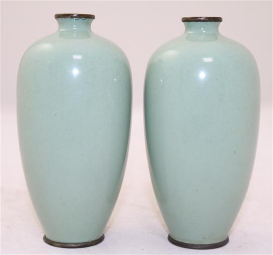 A pair of Japanese silver wire cloisonne enamel vases, early 20th century, 12.4cm